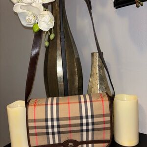 Burberry Beige and Brown Plaid Crossbody Bag. Burberry’s Vintage 🗝️